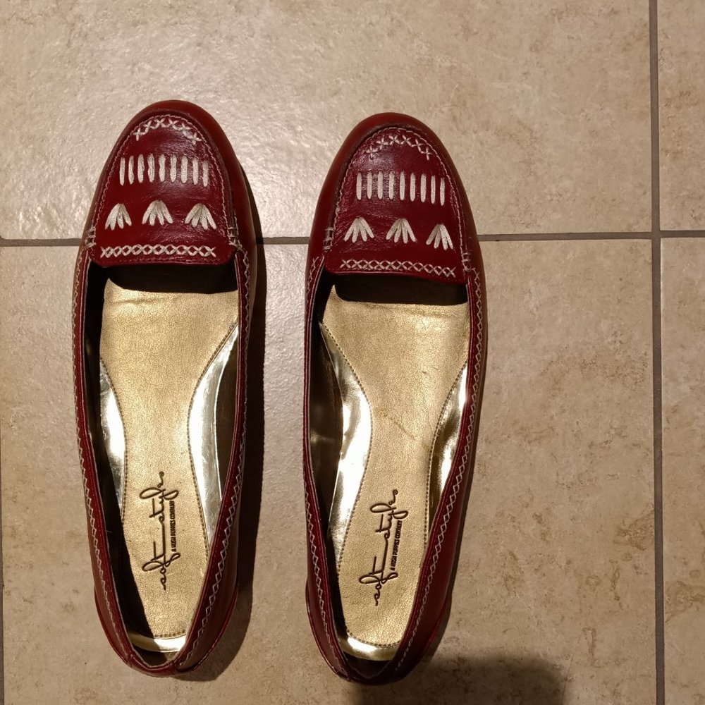 Soft Styles Hush Puppies Red Shoes, Size 9 EW